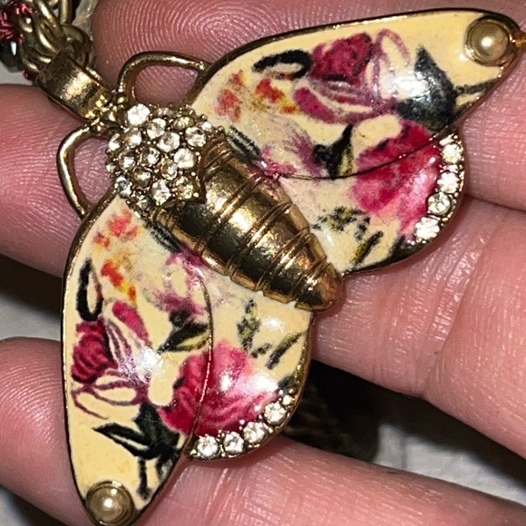 Anthropologie Fluttered Fleur Moth Butterfly Pendant Pink Gold Tone Necklace - Picture 6 of 7